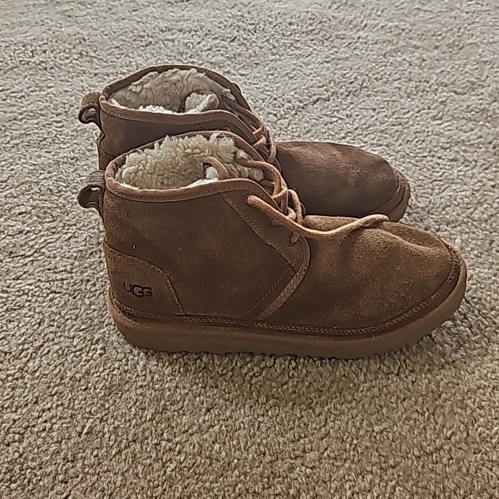 Ugg Neumel Chestnut Brown Size 6